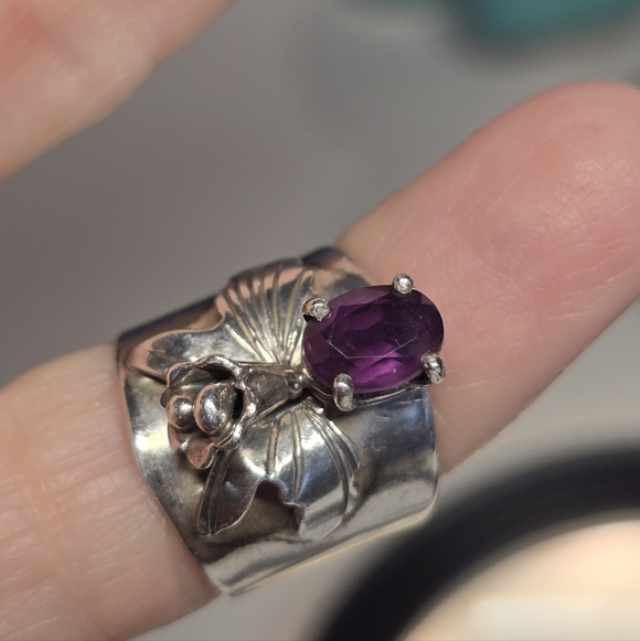 Source Unknown Jewelry - Vintage Sterling Silver Ring with Purple Ameythst Gemstone Size 5